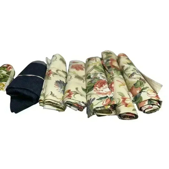 Fabric - 4 rolls of vintage floral 1 roll of dark denim 1 roll tropical floral - Picture 7 of 15